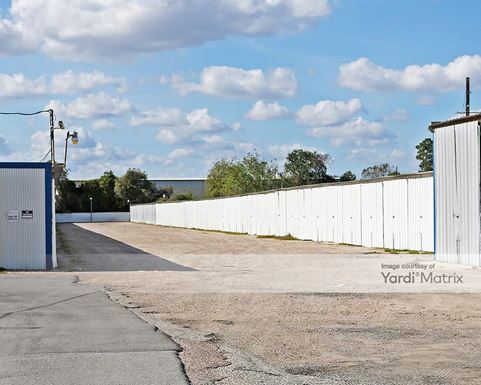 Source URL: https://cdnsc.rentcafe.com/dmslivecafe/3/1069350/1069350-1-5.jpg?width=-1&height=385&quality=80