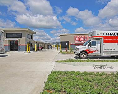 Storage Units for Rent available at 435 Adventureland Drive NE, Altoona, IA 50009