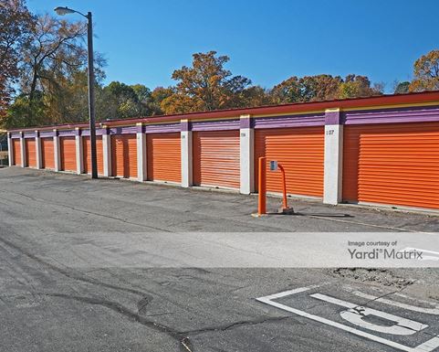 Source URL: https://cdnsc.rentcafe.com/dmslivecafe/3/1069394/1069394-1-3.jpg?width=-1&height=385&quality=80