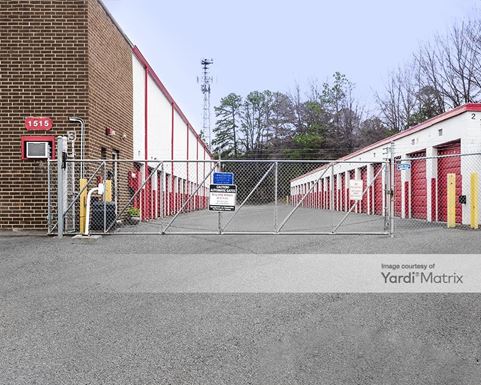 Source URL: https://cdnsc.rentcafe.com/dmslivecafe/3/1069422/1069422-1-5.jpg?width=-1&height=385&quality=80