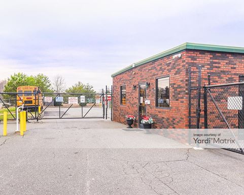 Source URL: https://cdnsc.rentcafe.com/dmslivecafe/3/1069482/1069482-1-4.jpg?width=-1&height=385&quality=80