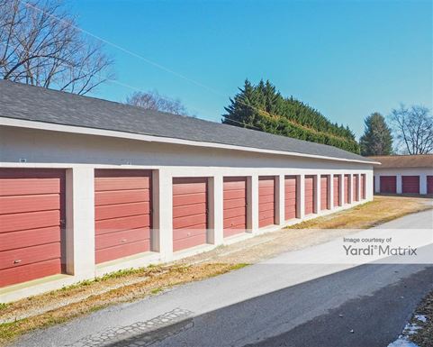 Source URL: https://cdnsc.rentcafe.com/dmslivecafe/3/1069494/1069494-1-2.jpg?width=-1&height=385&quality=80