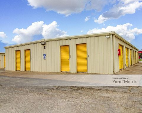 Source URL: https://cdnsc.rentcafe.com/dmslivecafe/3/1069711/1069711-1-4.jpg?width=-1&height=385&quality=80