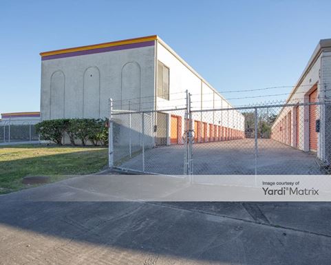 Source URL: https://cdnsc.rentcafe.com/dmslivecafe/3/1069752/1069752-1-2.jpg?width=-1&height=385&quality=80