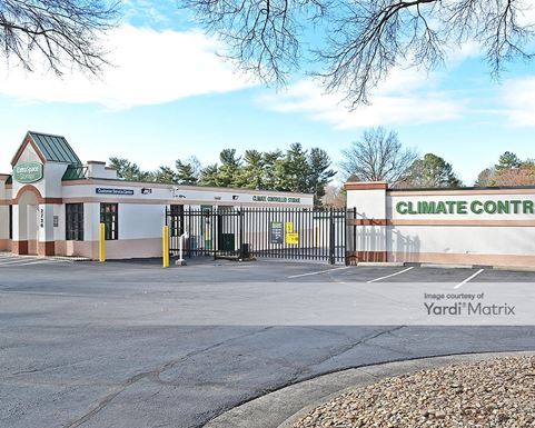 Source URL: https://cdnsc.rentcafe.com/dmslivecafe/3/1069781/1069781-1-4.jpg?width=-1&height=385&quality=80