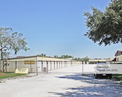 Source URL: https://cdnsc.rentcafe.com/dmslivecafe/3/1070105/1070105-1-2.jpg?width=-1&height=385&quality=80