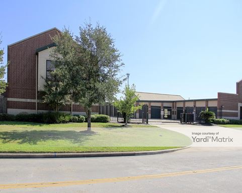 Source URL: https://cdnsc.rentcafe.com/dmslivecafe/3/1070133/1070133-1-4.jpg?width=-1&height=385&quality=80