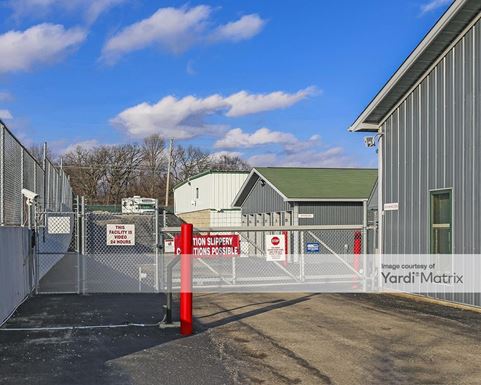 Source URL: https://cdnsc.rentcafe.com/dmslivecafe/3/1070287/1070287-1-3.jpg?width=-1&height=385&quality=80