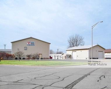 Storage Units for Rent available at 2111 Oakland Avenue, Crest Hill, IL 60403