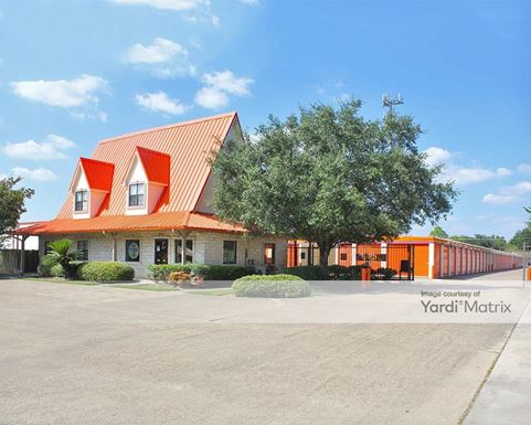 Source URL: https://cdnsc.rentcafe.com/dmslivecafe/3/1070370/1070370-1-4.jpg?width=-1&height=385&quality=80