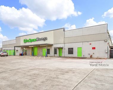 Storage Units for Rent available at 900 NASA Pkwy, Webster, TX 77598