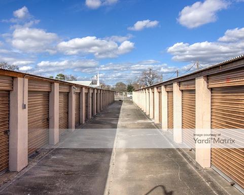 Source URL: https://cdnsc.rentcafe.com/dmslivecafe/3/1070394/1070394-1-5.jpg?width=-1&height=385&quality=80