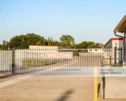 Source URL: https://cdnsc.rentcafe.com/dmslivecafe/3/1070495/1070495-1-2.jpg?width=-1&height=385&quality=80