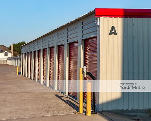 Source URL: https://cdnsc.rentcafe.com/dmslivecafe/3/1070495/1070495-1-3.jpg?width=-1&height=385&quality=80