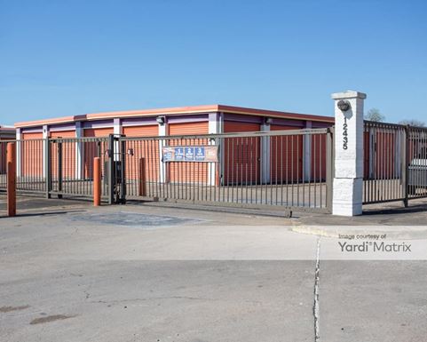 Source URL: https://cdnsc.rentcafe.com/dmslivecafe/3/1070498/1070498-1-4.jpg?width=-1&height=385&quality=80