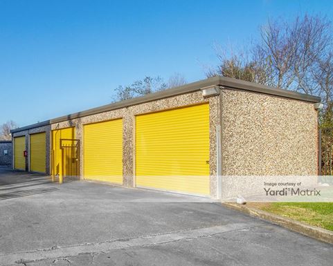 Source URL: https://cdnsc.rentcafe.com/dmslivecafe/3/1070499/1070499-1-3.jpg?width=-1&height=385&quality=80