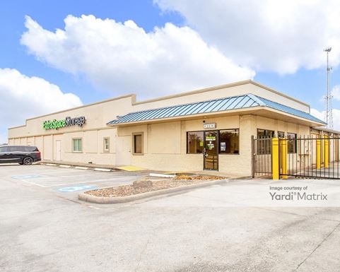 Source URL: https://cdnsc.rentcafe.com/dmslivecafe/3/1070501/1070501-1-2.jpg?width=-1&height=385&quality=80