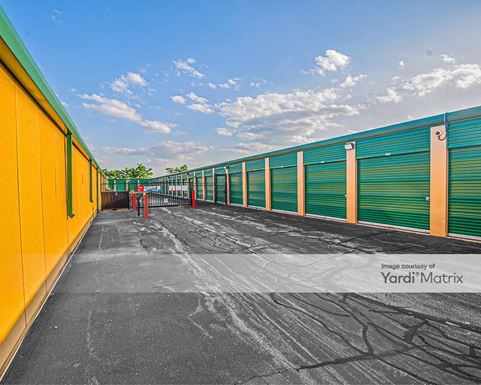 Source URL: https://cdnsc.rentcafe.com/dmslivecafe/3/1070546/1070546-1-5.jpg?width=-1&height=385&quality=80