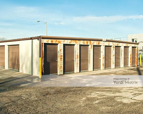 Source URL: https://cdnsc.rentcafe.com/dmslivecafe/3/1070596/1070596-1-5.jpg?width=-1&height=385&quality=80