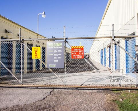 Source URL: https://cdnsc.rentcafe.com/dmslivecafe/3/1070608/1070608-1-2.jpg?width=-1&height=385&quality=80