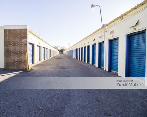 Source URL: https://cdnsc.rentcafe.com/dmslivecafe/3/1070608/1070608-1-4.jpg?width=-1&height=385&quality=80