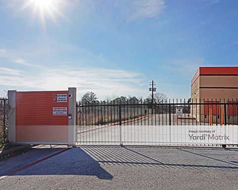 Source URL: https://cdnsc.rentcafe.com/dmslivecafe/3/1070622/1070622-1-3.jpg?width=-1&height=385&quality=80