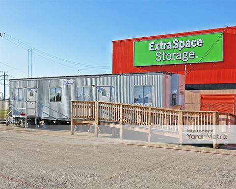 Source URL: https://cdnsc.rentcafe.com/dmslivecafe/3/1070625/1070625-1-5.jpg?width=-1&height=385&quality=80