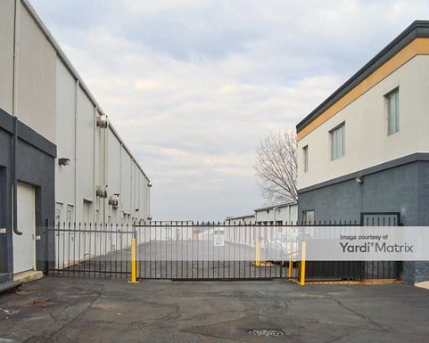 Source URL: https://cdnsc.rentcafe.com/dmslivecafe/3/1070653/1070653-1-3.jpg?width=-1&height=385&quality=80