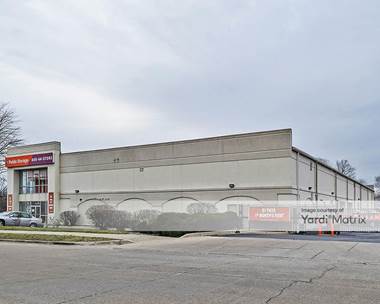 Storage Units for Rent available at 2399 South Finley Road, Lombard, IL 60148
