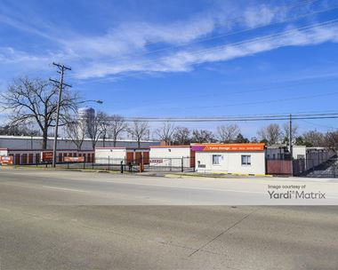Storage Units for Rent available at 330 West North Avenue, Lombard, IL 60148