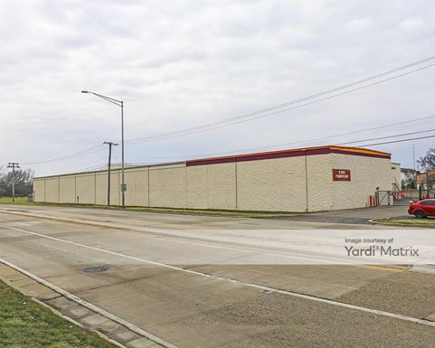 Source URL: https://cdnsc.rentcafe.com/dmslivecafe/3/1070876/1070876-1-2.jpg?width=-1&height=385&quality=80