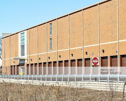 Source URL: https://cdnsc.rentcafe.com/dmslivecafe/3/1070938/1070938-1-5.jpg?width=-1&height=385&quality=80