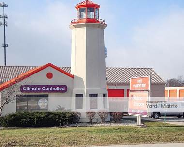 Storage Units for Rent available at 18400 Cicero Avenue, Country Club Hills, IL 60478