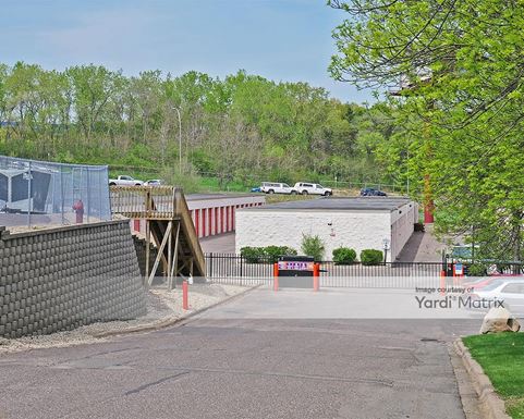 Source URL: https://cdnsc.rentcafe.com/dmslivecafe/3/1070993/1070993-1-3.jpg?width=-1&height=385&quality=80