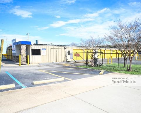 Source URL: https://cdnsc.rentcafe.com/dmslivecafe/3/1071014/1071014-1-2.jpg?width=-1&height=385&quality=80