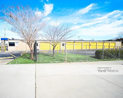 Source URL: https://cdnsc.rentcafe.com/dmslivecafe/3/1071014/1071014-1-3.jpg?width=-1&height=385&quality=80