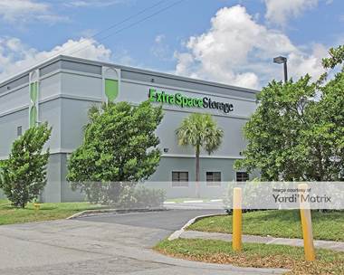 Storage Units for Rent available at 4950 North Dixie Hwy, Oakland Park, FL 33334