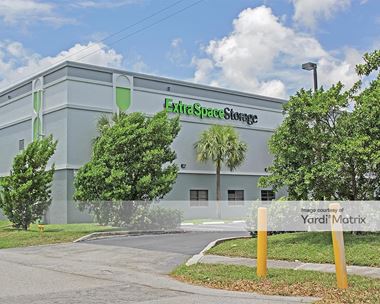 Storage Units for Rent available at 4950 North Dixie Hwy, Oakland Park, FL 33334