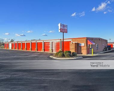 Storage Units for Rent available at 211 Maddox-Simpson Pkwy, Lebanon, TN 37090