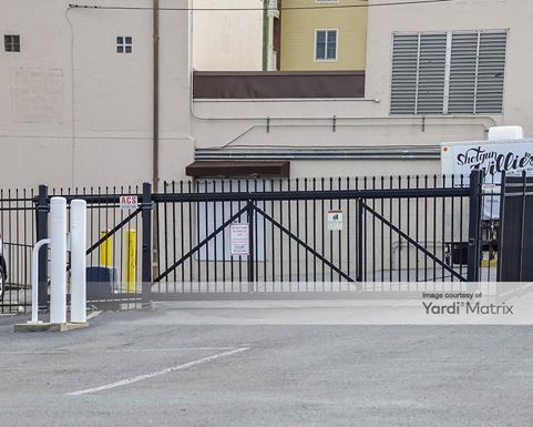 Source URL: https://cdnsc.rentcafe.com/dmslivecafe/3/1071185/1071185-1-4.jpg?width=-1&height=385&quality=80