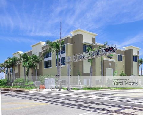 Source URL: https://cdnsc.rentcafe.com/dmslivecafe/3/1071281/1071281-1-4.jpg?width=-1&height=385&quality=80