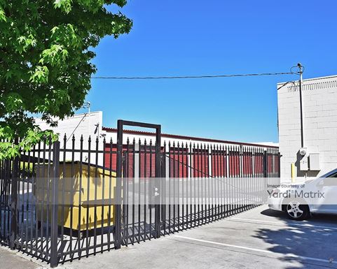 Source URL: https://cdnsc.rentcafe.com/dmslivecafe/3/1071310/1071310-1-5.jpg?width=-1&height=385&quality=80