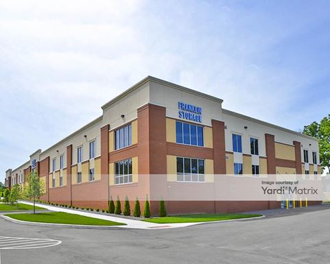 Source URL: https://cdnsc.rentcafe.com/dmslivecafe/3/1071357/1071357-1-2.jpg?width=-1&height=385&quality=80