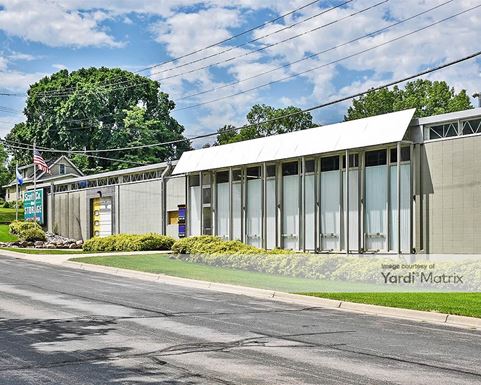 Source URL: https://cdnsc.rentcafe.com/dmslivecafe/3/1071426/1071426-1-2.jpg?width=-1&height=385&quality=80