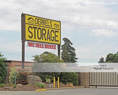 Storage Units for Rent available at 4660 East Dakota Avenue, Fresno, CA 93726