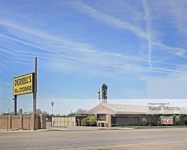 Storage Units for Rent available at 2555 South Union Avenue, Bakersfield, CA 93307