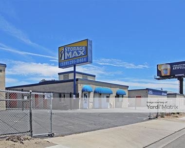 Storage Units for Rent available at 1958 East El Monte Way, Dinuba, CA 93618