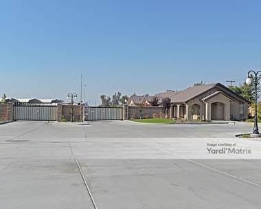 Storage Units for Rent available at 10948 Snow Road, Bakersfield, CA 93314