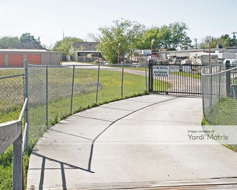 Source URL: https://cdnsc.rentcafe.com/dmslivecafe/3/1071647/1071647-1-4.jpg?width=-1&height=385&quality=80