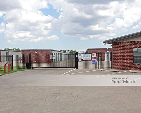 Source URL: https://cdnsc.rentcafe.com/dmslivecafe/3/1071686/1071686-1-2.jpg?width=-1&height=385&quality=80